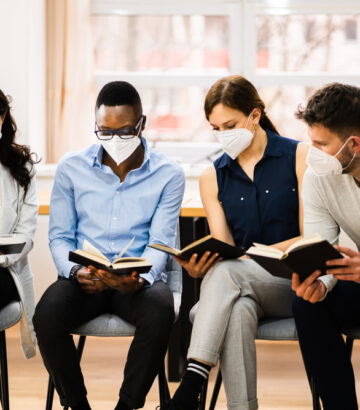 Du warst vielleicht etwas früh, aber du irrst dich nicht: Eine Lektüreliste zu Covid